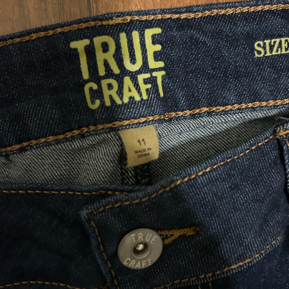 True Craft Dark Indigo Distressed Denim Bermuda Shorts Junior Size 11 - Picture 6 of 11